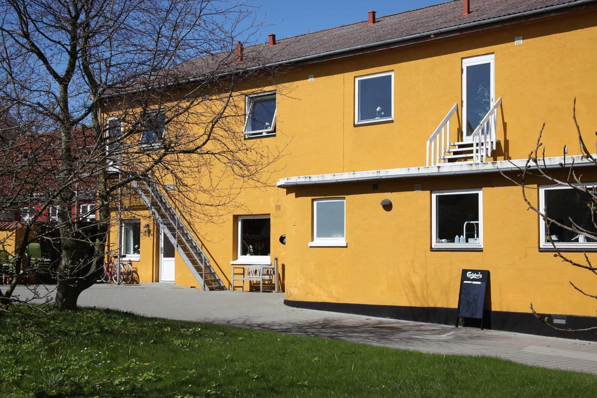 Kanns Hotel Åkirkeby Exterior photo